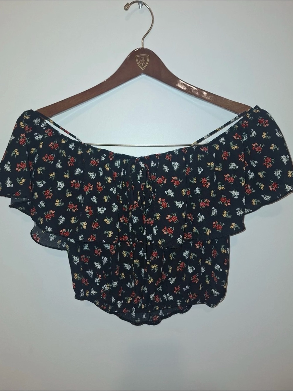 Fashion Magazine Off-Shoulder Floral Cropped Blouse Black Multi-Color M